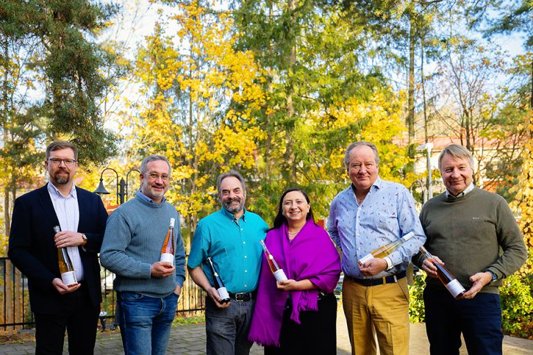 Ainoa Wineryn 6 hallituksen jäsentä